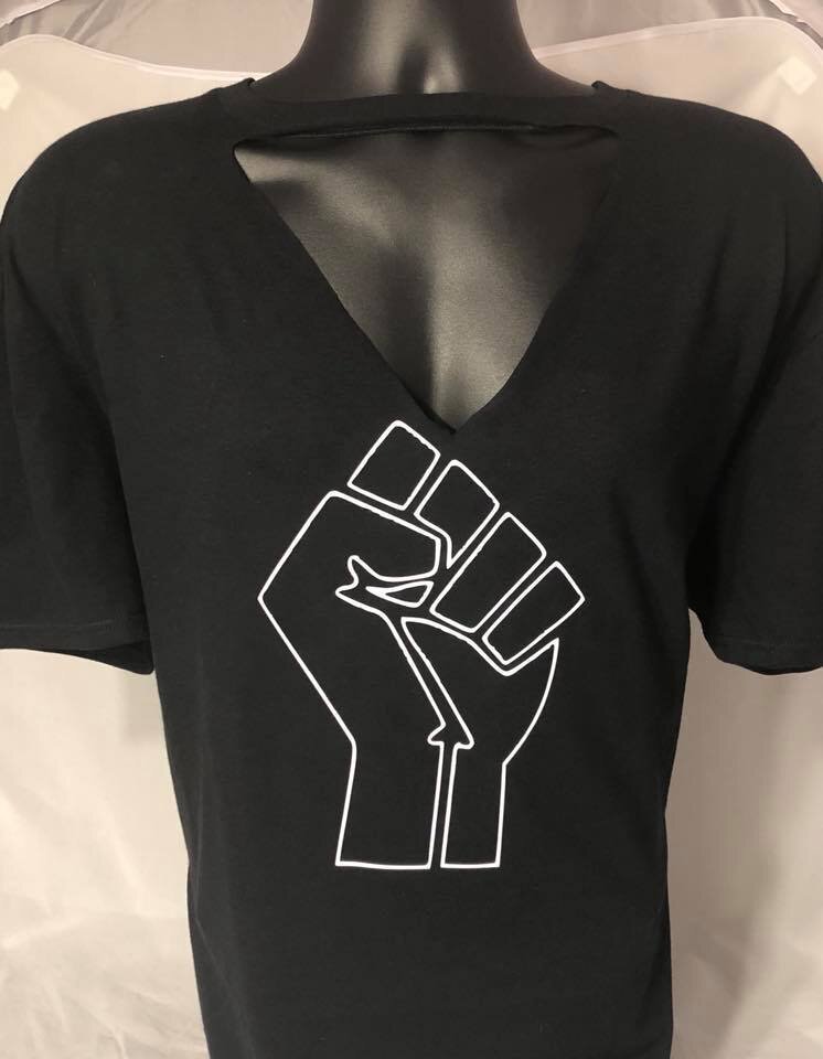 T-Shirt WOMEN'S V-Neck "Wear Your Confidence"